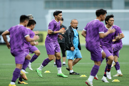 Bóng đá - Đoàn Văn Hậu tập "sung" trước ngày ĐT Việt Nam đấu Singapore