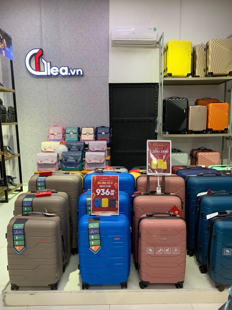 Khai trương cửa hàng thứ 67 - LUG.vn công phá giá vali chỉ #99K - 3