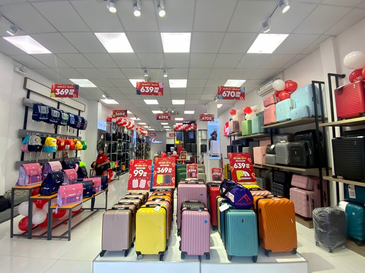 Khai trương cửa hàng thứ 67 - LUG.vn công phá giá vali chỉ #99K - 6