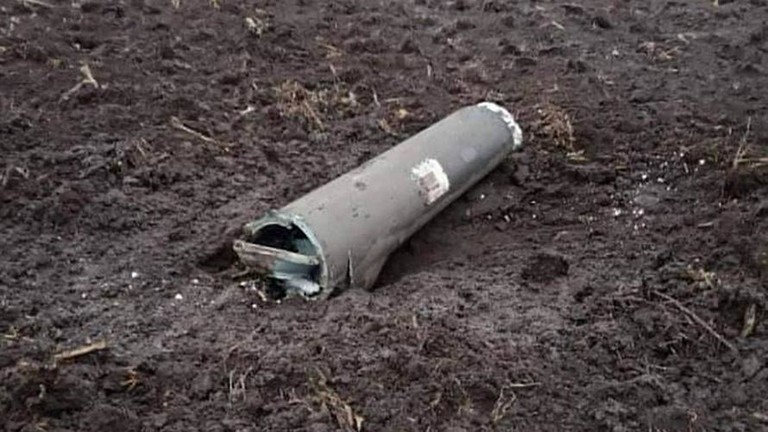 Mảnh tên lửa rơi xuống lãnh thổ Belarus, được cho là đạn tên lửa&nbsp;S-300 của Ukraine.