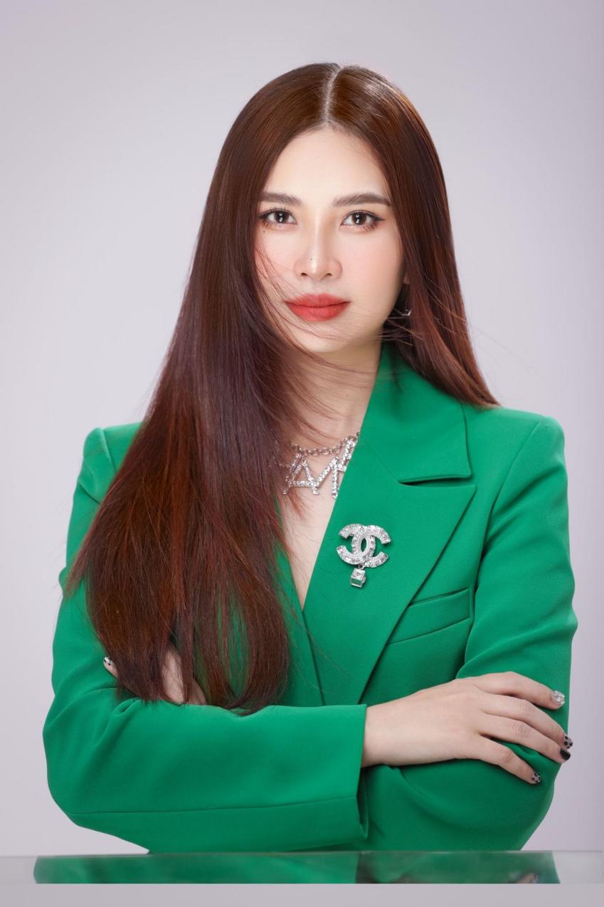 Doanh nhân Bùi Hồng Tâm là một trong những người tiên phong trang sức phong thủy tại Việt Nam