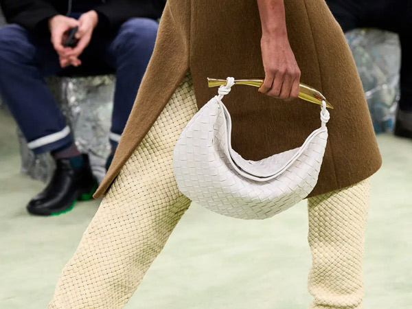 5 chiếc túi đỉnh nhất, gây tiếng vang lớn khi phát hành vào năm 2022 - 4