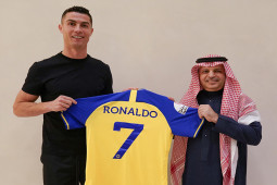 CHÍNH THỨC: Ronaldo ký hợp đồng 2 năm với đại gia Ả Rập, lương 200 triệu euro/năm