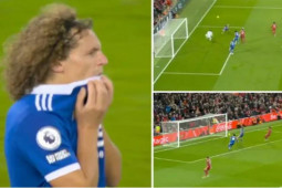 Liverpool áp sát MU: Fan chê sao Leicester suýt lập hat-trick ”đốt đền”
