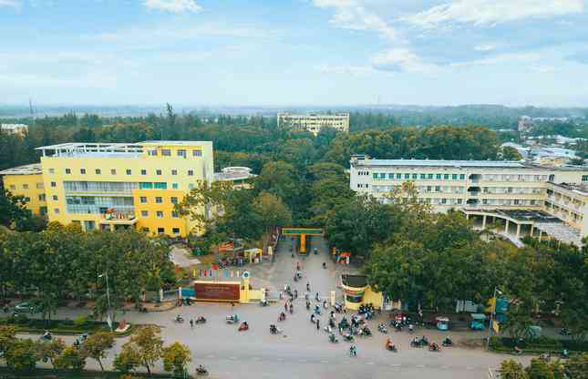 Đại học Trà Vinh được mệnh danh là đại học xanh - thân thiện.