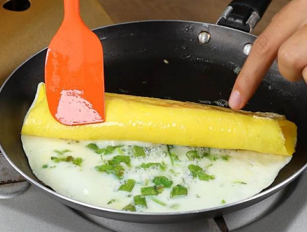 Cho thêm thứ trẻ con nào cũng mê này vào, món trứng tráng tuyệt ngon và đẹp, từ món ăn giản dị thành món bày tiệc - 9