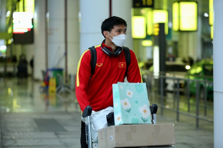 Theo kế
hoạch, một số cầu thủ có nhà ở Hà Nội sẽ được về nhà thăm gia
đình vào tối nay rồi trở lại khách sạn hội quân trước
21h