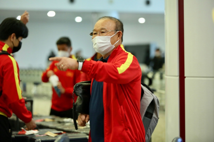 Trận hòa
Singapore 0-0 khiến ĐT Việt Nam chưa thể sớm giành vé vào bán kết
AFF Cup, vì vậy thầy Park có lí do để thận trọng