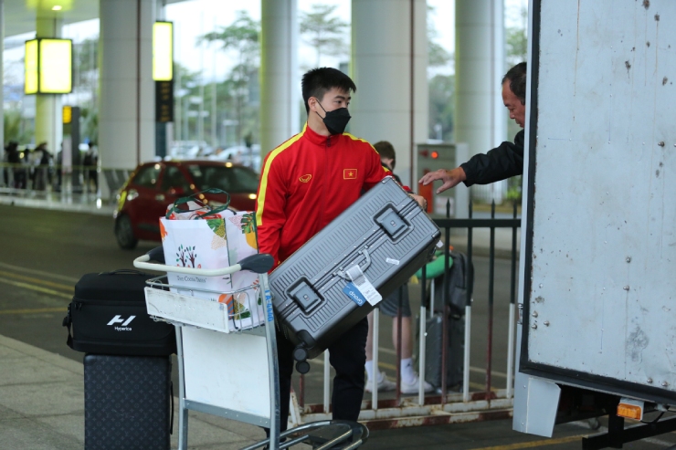 ĐT Việt Nam đã về Hà Nội, chờ đấu Myanmar để chọn đối thủ bán kết - 7