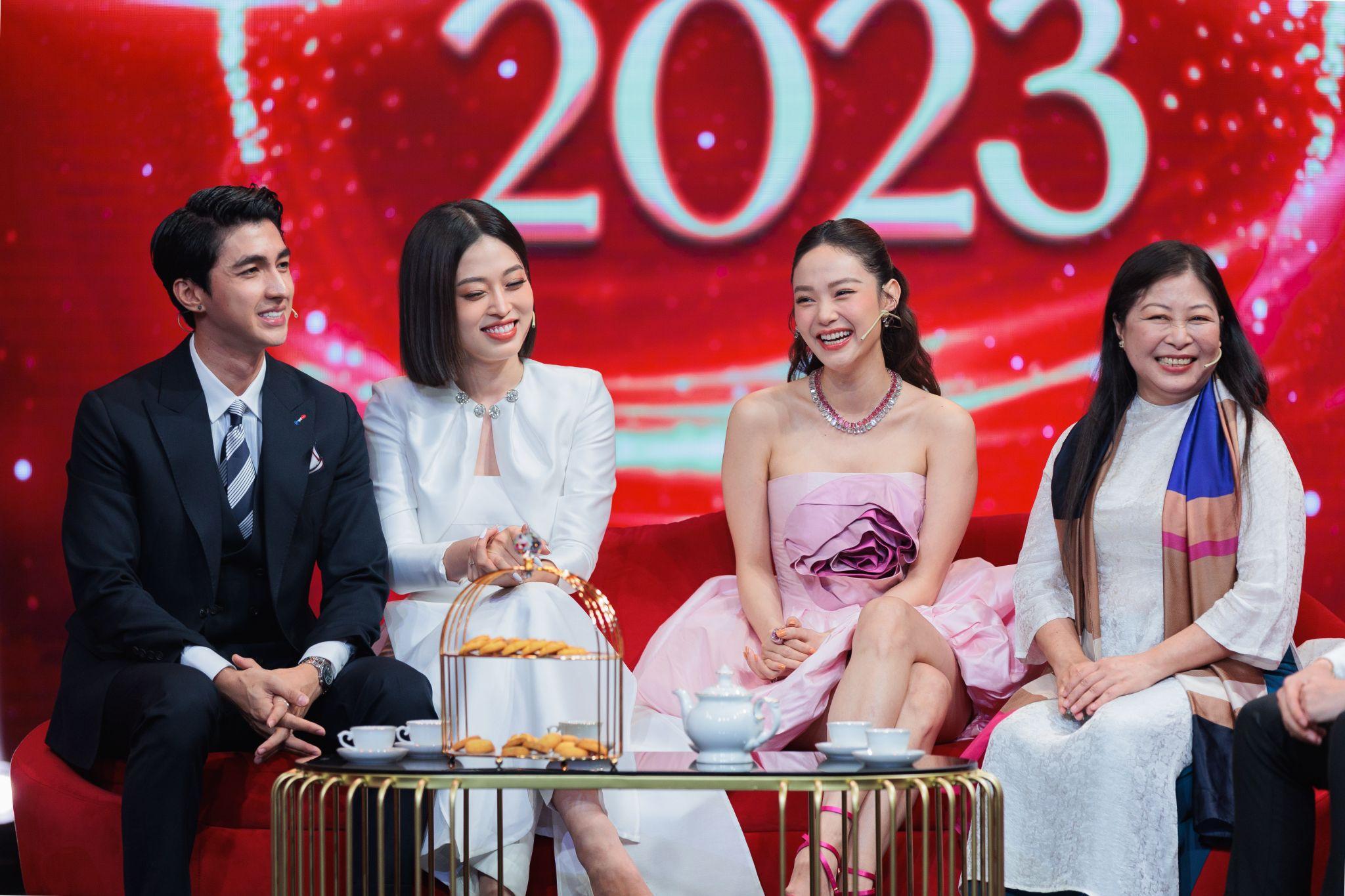 Doanh nhân, tác giả sách Nguyễn Phi Vân; Ca sĩ, diễn viên, người mẫu, nhà sản xuất phim Minh Hằng; vợ chồng Á Hậu Phương Nga và diễn viên Bình An