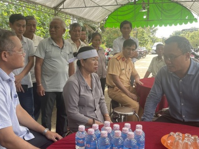 Tin tức trong ngày - Sau tai nạn thảm khốc, tang thương bao trùm vùng quê nghèo Bình Thuận