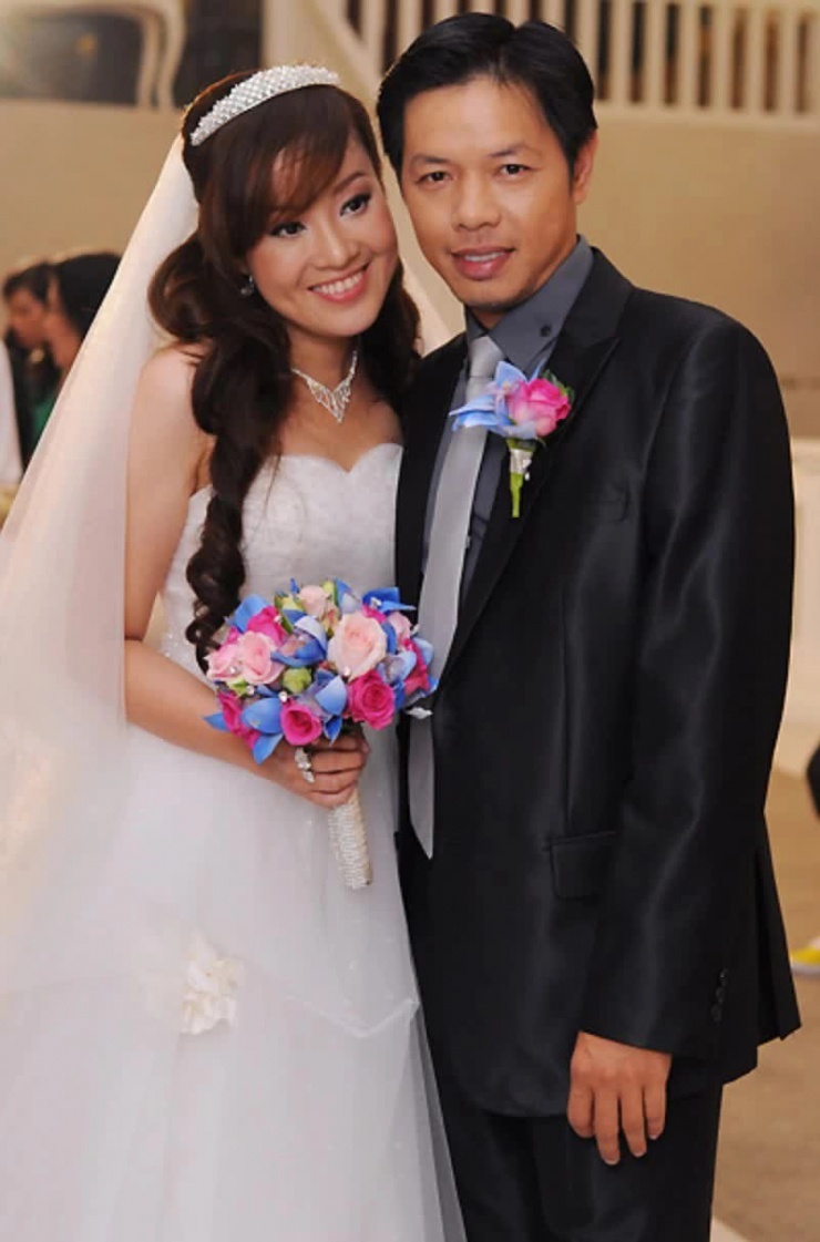 Cuộc sống của Thái Hòa và vợ 2: 11 năm vẫn yêu như thuở ban đầu, &#34;dính như sam&#34; chốn đông người - 2