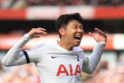 Rực rỡ Son Heung Min ghi cú đúp ”xé lưới” Arsenal, cán mốc 150 bàn cho Tottenham