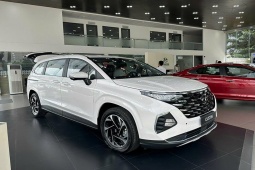 Tin tức ô tô - Ảnh thực tế Hyundai Custin 2023 tại đại lý