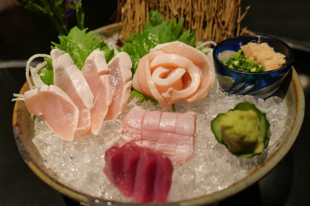 Món sushi thịt gà sống của người Nhật khiến thực khách “khiếp vía” - 3