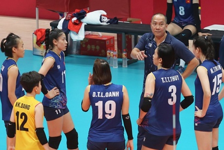 HLV tuyển bóng chuyền nữ Việt Nam khen Kiều Trinh, mơ vào top 4 ASIAD