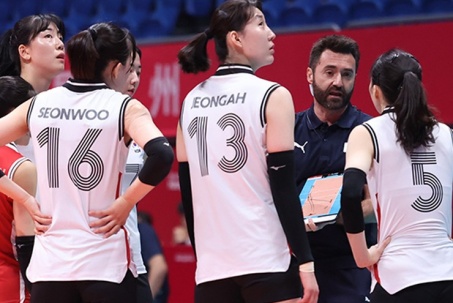 Báo Hàn Quốc gọi trận thua trước ĐT bóng chuyền nữ VN là “thảm họa”