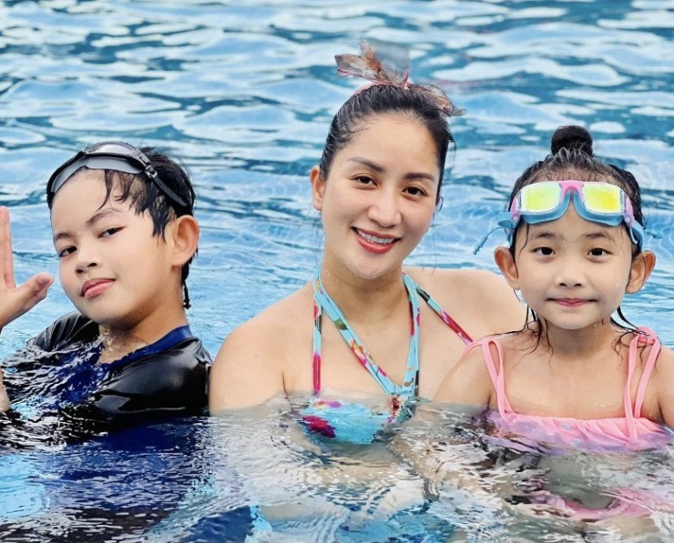 Con trai đòi cắt tóc Hàn Quốc, Khánh Thi nhìn ngoại hình mới của cậu bé phải thốt lên: &#34;Trẻ con bây giờ khác thế hệ mình thật&#34; - 6