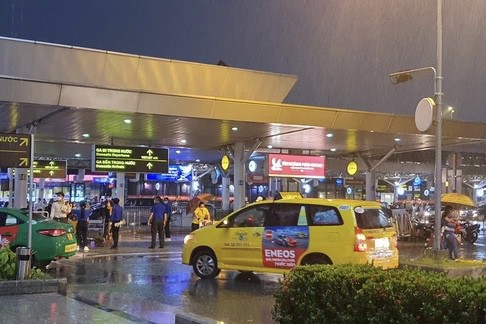 Sân bay quốc tế Tân Sơn Nhất.