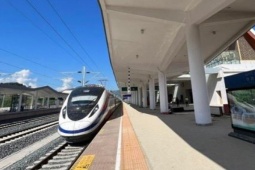 Kinh doanh - Quốc gia cạnh Việt Nam, dân số ít hơn Hà Nội, có tuyến đường sắt tốc độ "khủng"