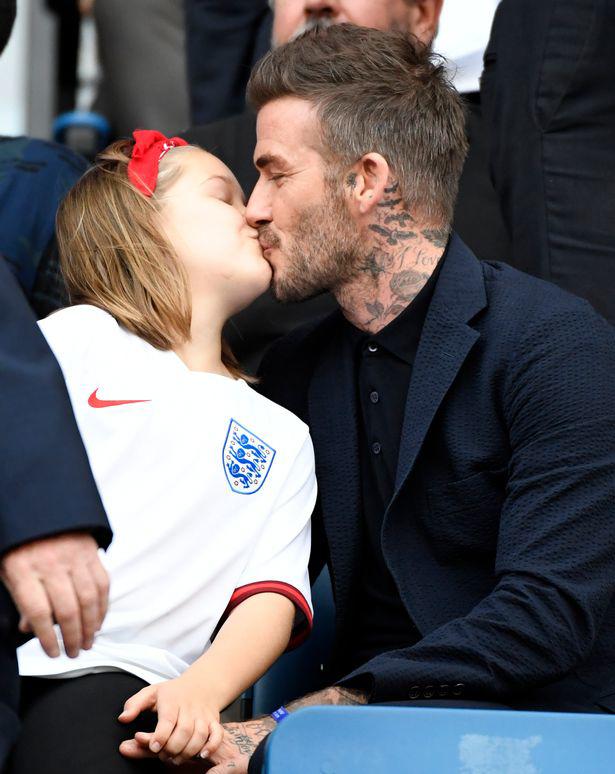 David Beckham có đáng bị lên án khi hôn môi con gái tuổi dậy thì? - 4