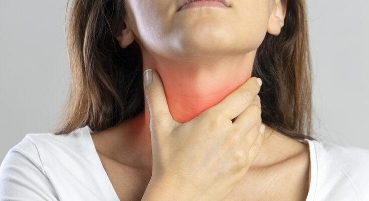Viêm thanh quản gây khàn tiếng và đau họng