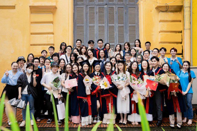 Đại gia đình Hội Sinh viên Trường Đại học Dược Hà Nội.