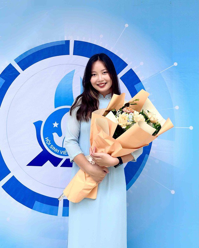 Minh Thảo chính thức đảm nhận vị trí Chủ tịch Hội Sinh viên trường ĐH Dược Hà Nội.