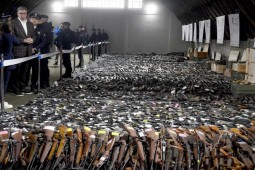 Sau 2 vụ xả súng chấn động, người dân Serbia giao nộp hơn 13.000 vũ khí
