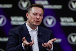 Tỷ phú Elon Musk đăng ảnh đùa giỡn ông Zelensky, bị Quốc hội Ukraine đáp trả