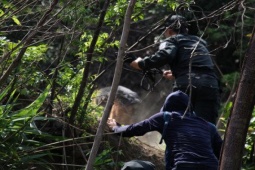 Pháp luật - 12 ngày đêm theo dấu "người rừng" (Kỳ 2): Sự đe dọa của "người rừng"