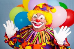 Phi thường - kỳ quặc - Đóng giả làm chú hề trong tiệc sinh nhật cháu, người đàn ông phát hiện mình đang bị “cắm sừng”