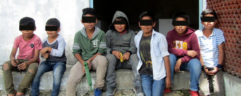 Được giải thoát, những cậu bé này chờ ngày trở về nơi đã ra đi.