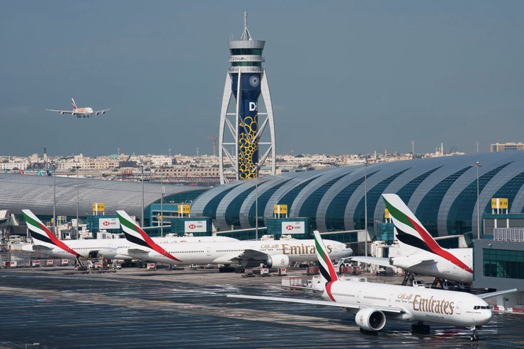 Cô gái bị giam sau khi xảy ra mâu thuẫn với nhân viên an ninh sân bay Dubai.