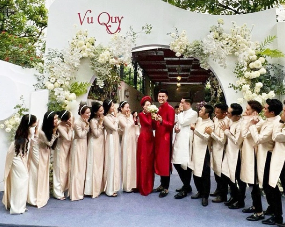 Vĩnh Thụy và bạn gái tổ chức lễ cưới vào ngày 3/10.