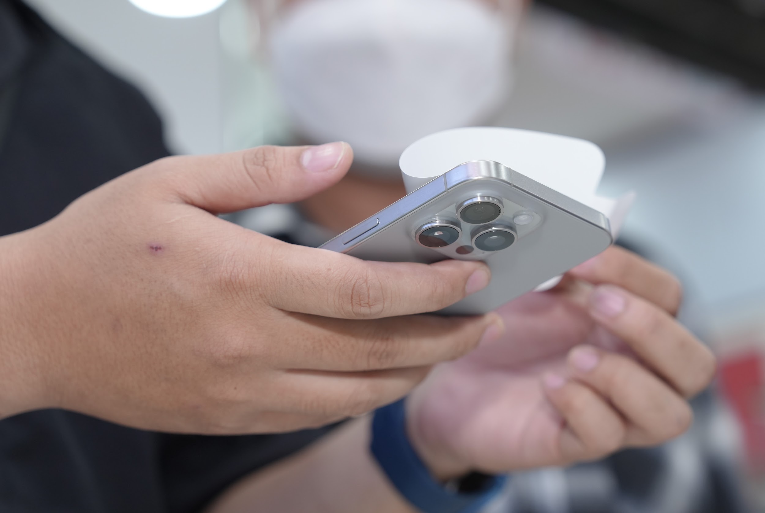 Đại lý bán lẻ cam kết iPhone 15 series sẵn hàng, giao ngay