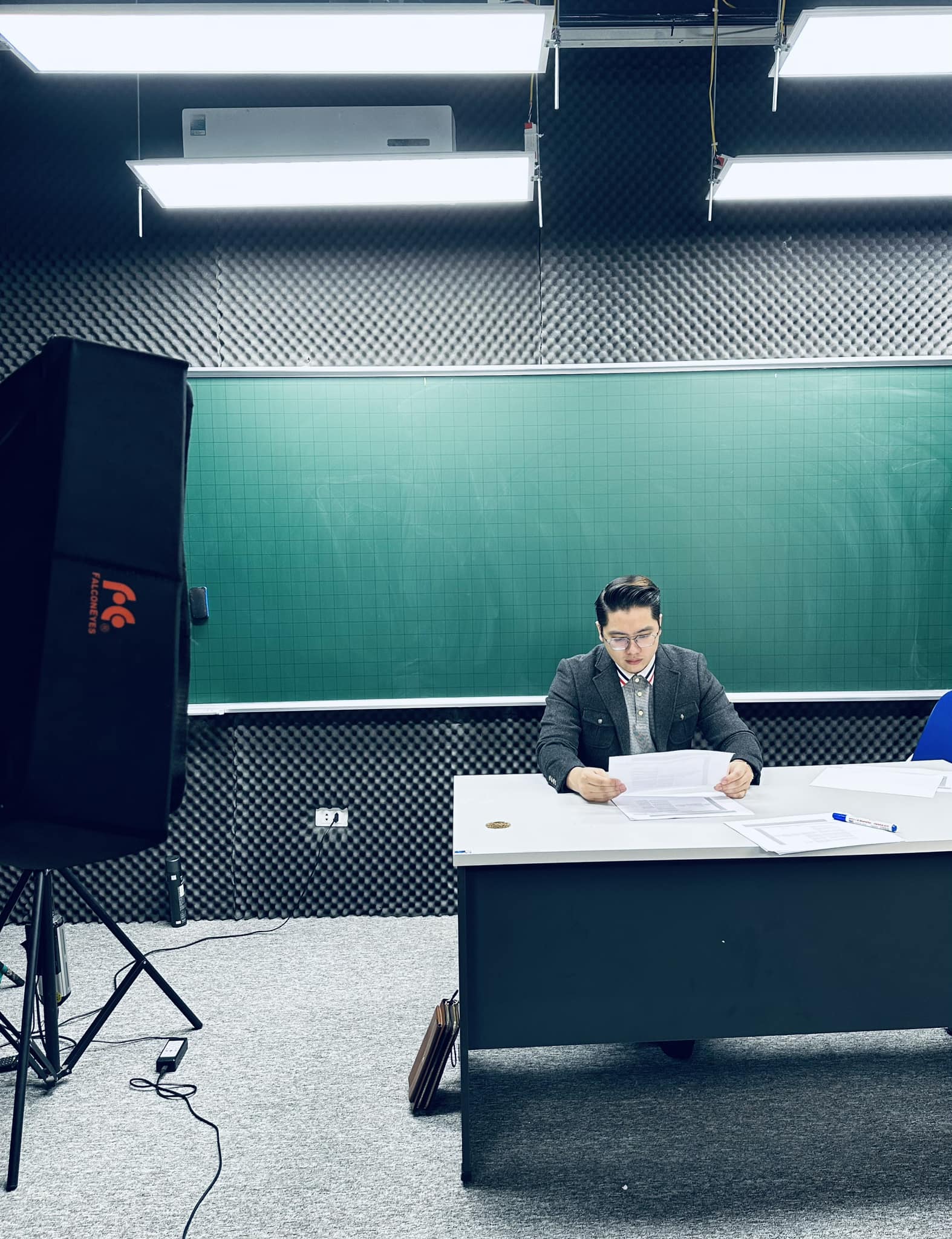 Lời khuyên của thầy Bình Mathlish giúp học sinh chinh phục tri thức Toán bằng tiếng Anh - 4