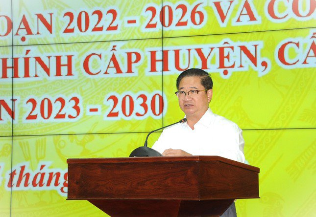 Chủ tịch UBND thành phố Cần Thơ Trần Việt Trường phát biểu tại hội nghị. Ảnh: CK