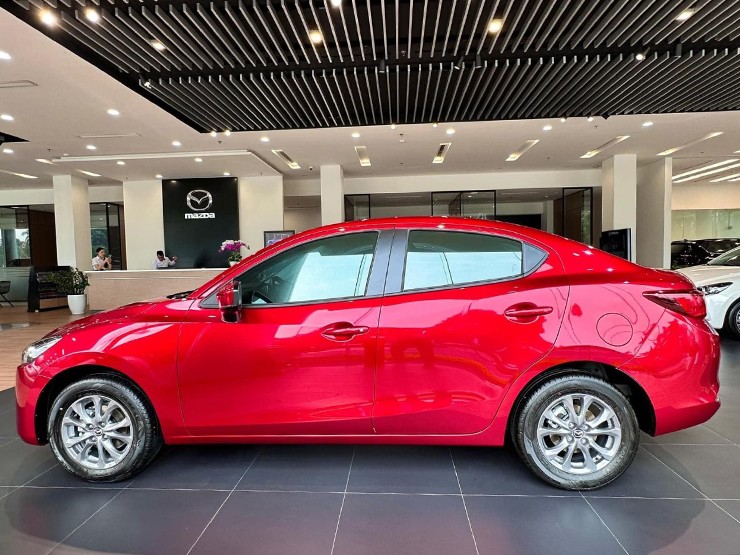 Chi tiết mẫu xe Mazda 2 phiên bản nâng cấp mới tại đại lý - 4
