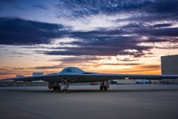 Media - Máy bay ném bom tối tân B-21 Raider của Mỹ chuẩn bị cất cánh