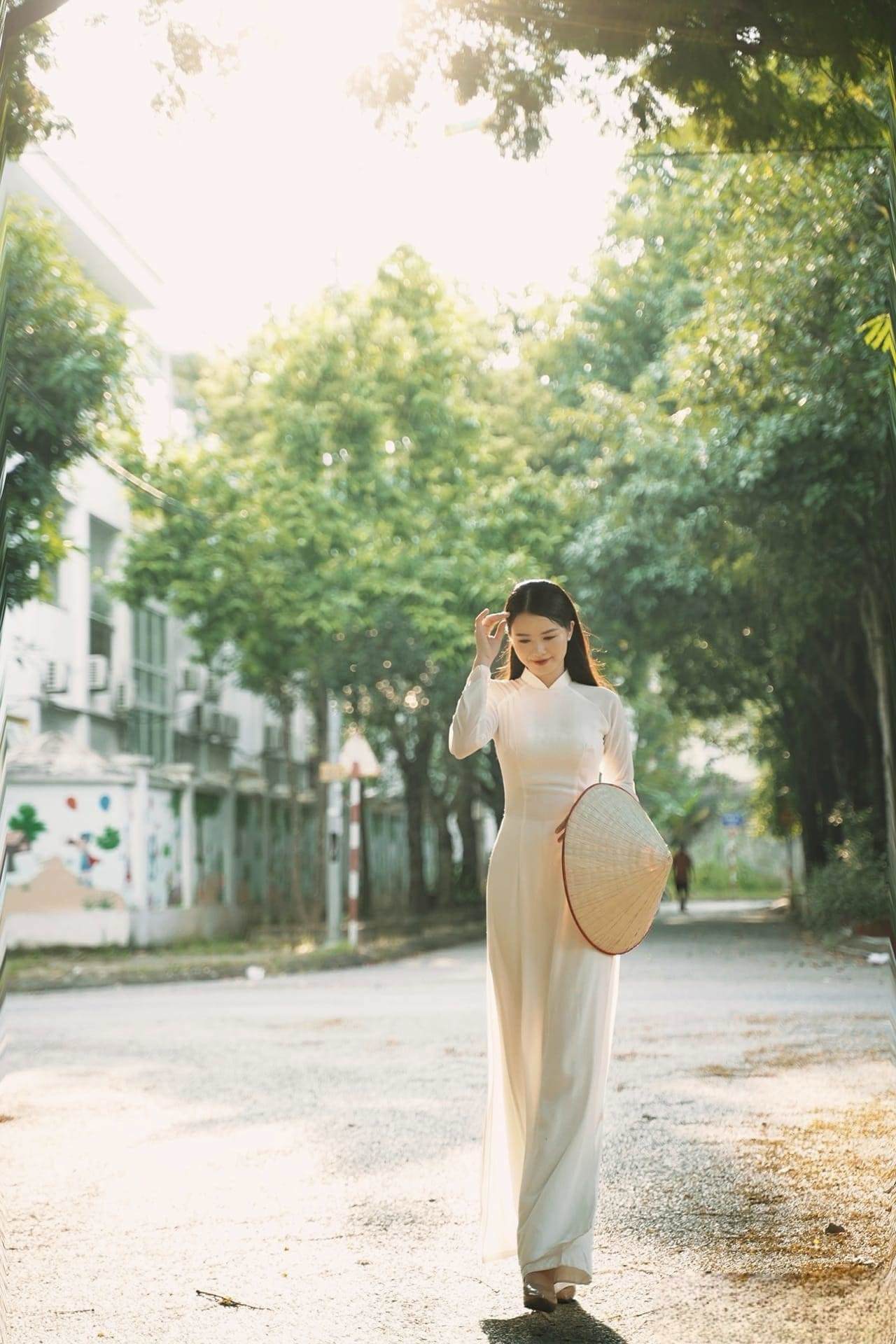 Trước khi tham gia Mrs Grand Vietnam 2023, Sao Mai từng tham gia cuộc thi Người đẹp xứ Mường và giành giải 3 chung cuộc. Bên cạnh đó, cô còn giành giải phụ “Người đẹp trình diễn trang phục dạ hội đẹp nhất”.