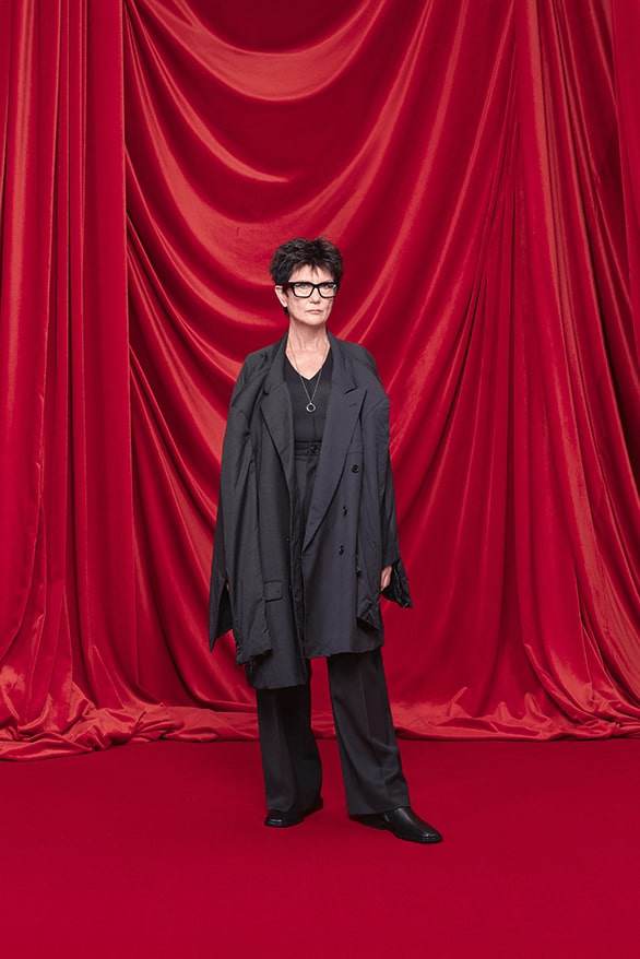 Balenciaga lại tung ra thiết kế độc dị, khiến khán giả trầm trồ sau scandal - 15