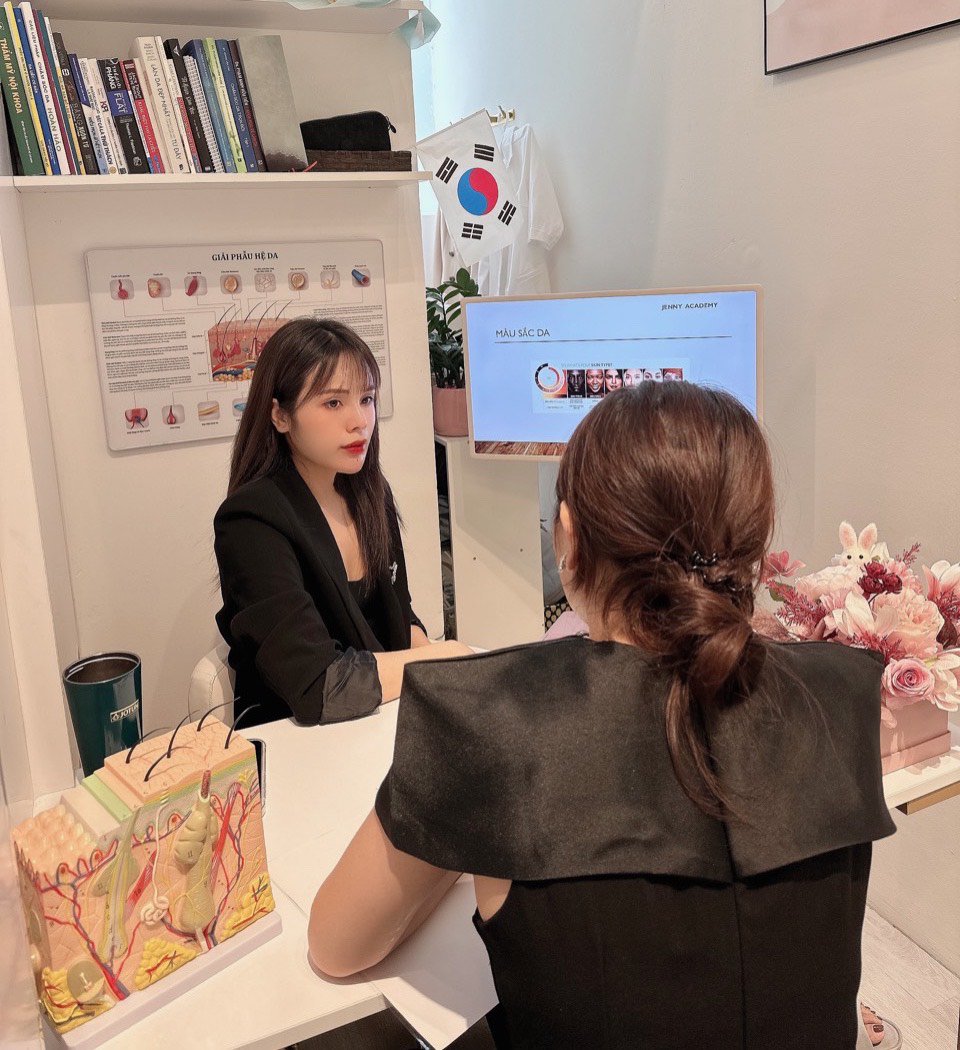 Jenny Trang luôn đặt uy tín, chất lượng lên hàng đầu khi làm đẹp cho khách hàng.