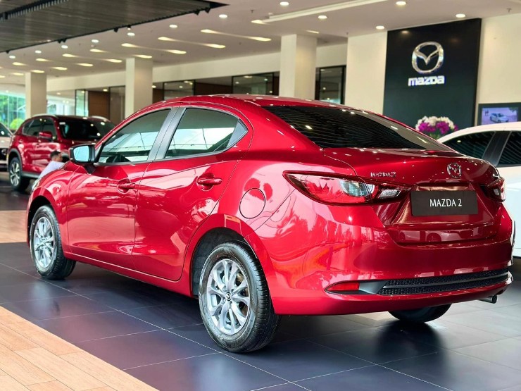 Chi tiết mẫu xe Mazda 2 phiên bản nâng cấp mới tại đại lý - 2