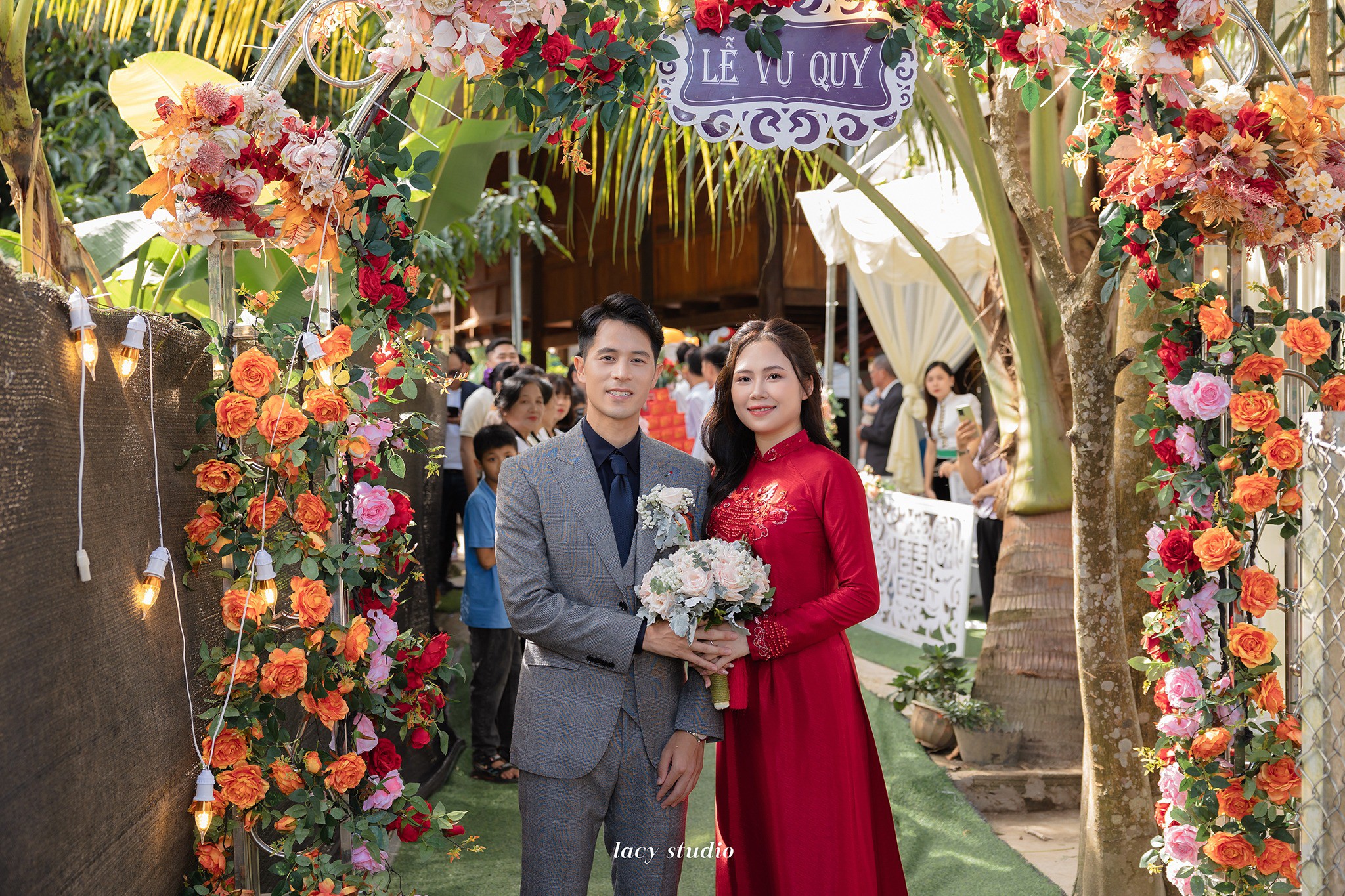 “Soi” bộ trang sức được các cặp đôi “săn lùng” trong mùa cưới năm nay - 4