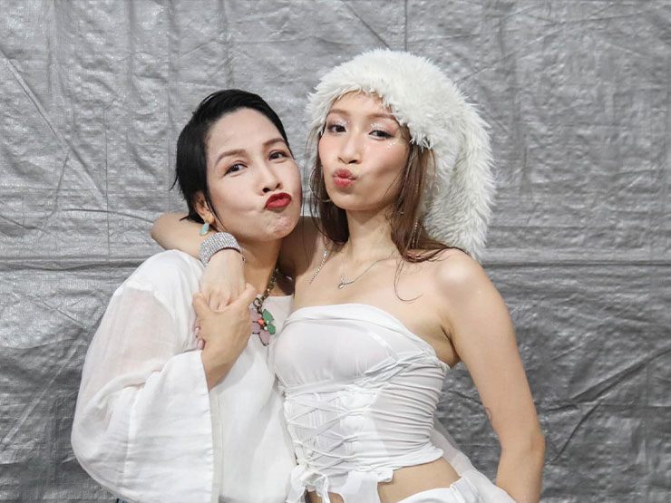 Diva Mỹ Linh luôn có những động viên, bảo vệ con gái trước những ý kiến trái chiều về cách hát.