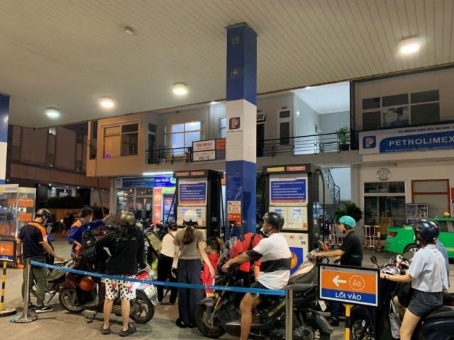 Thị trường - Tiêu dùng - Liệu giá xăng có giảm tiếp?