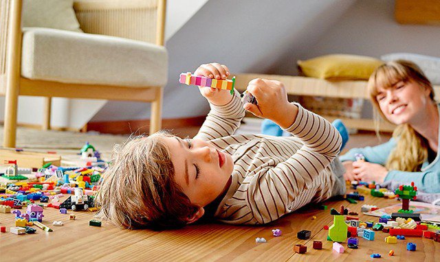 Có quá nhiều đồ chơi khiến trẻ không tập trung, khó học hỏi và phát triển các kỹ năng quan trọng. Ảnh minh hoạ