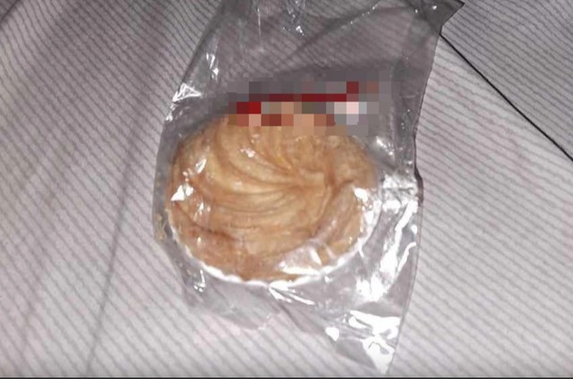 Bánh su kem được phát trong đêm Trung thu tại chung cư Palm Heights