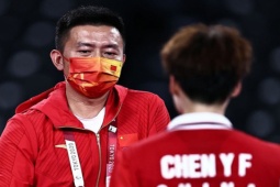 Thể thao - Học trò thắng 17-0 ở ASIAD, HLV Trung Quốc chỉ đạo lạ kì "phát hỏng đi"